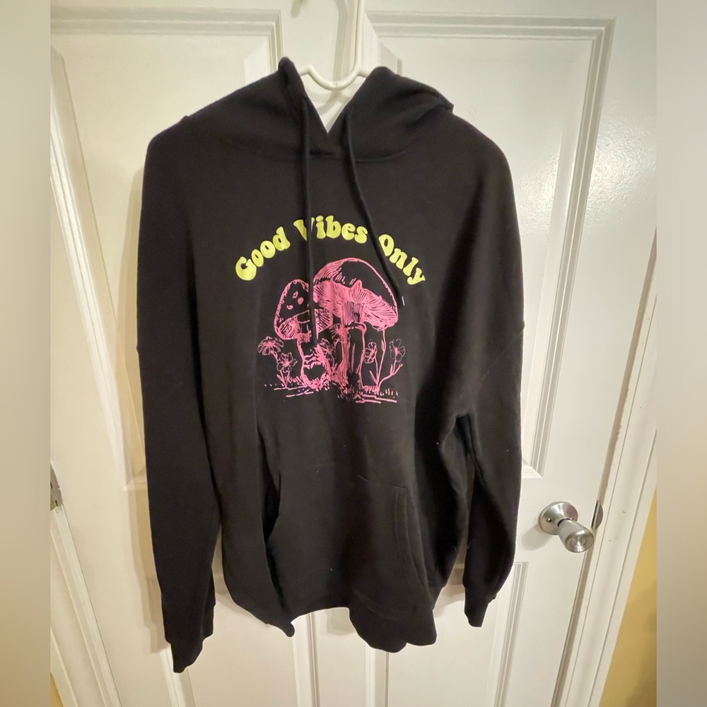 Oversized CULT FAVORITE hoodie. It’s in great condition